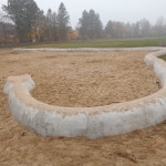 Spielplatzeinfassung Betonschlange